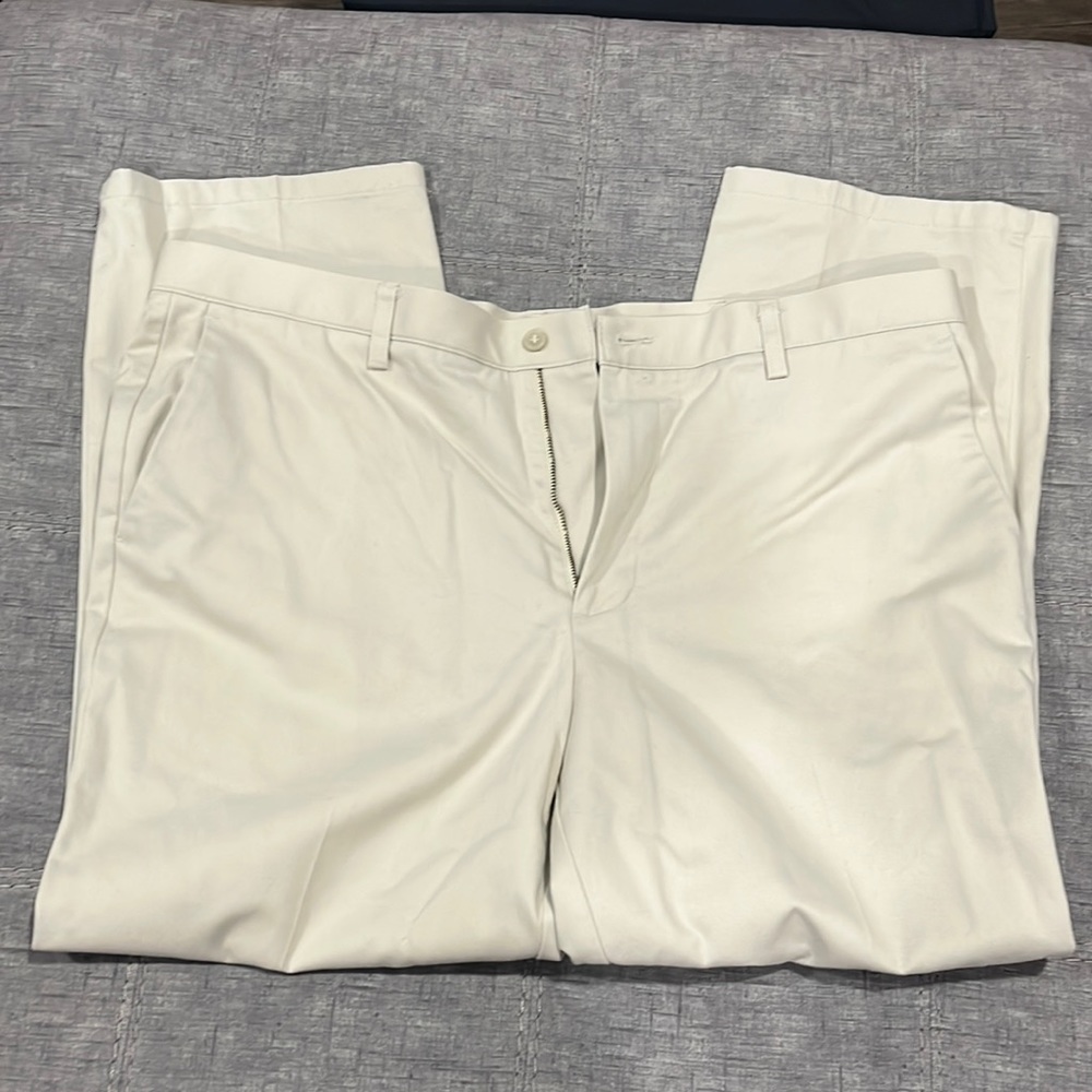 Dockers Khakis Mens 40X29. Color:Dove(light khaki)